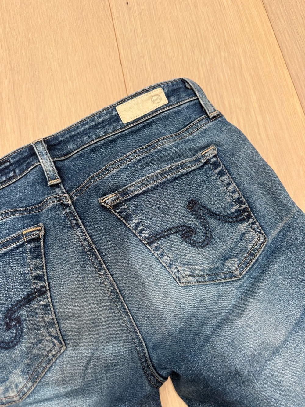 AG Adriano Goldschmied Cropped Jeans - Picture 7 of 8